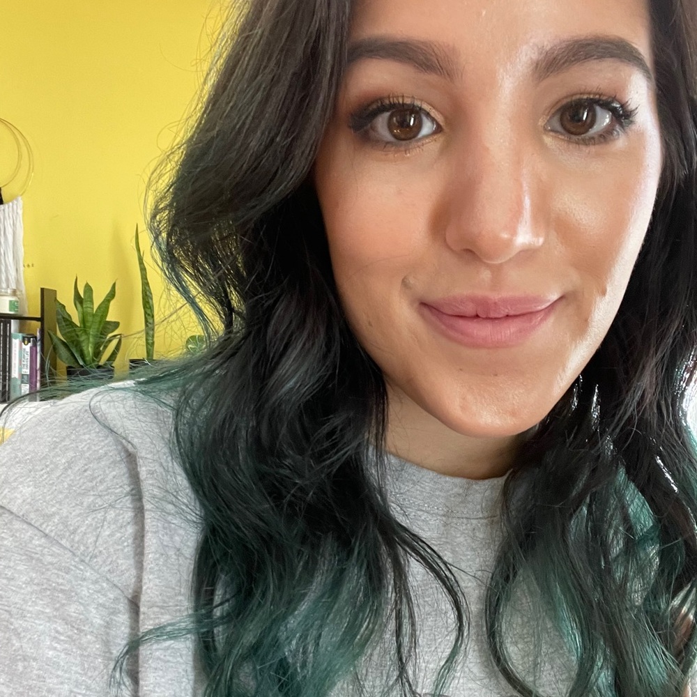 Meet your Posher, Emily